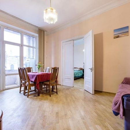 Apartment With Lovely View キエフ エクステリア 写真