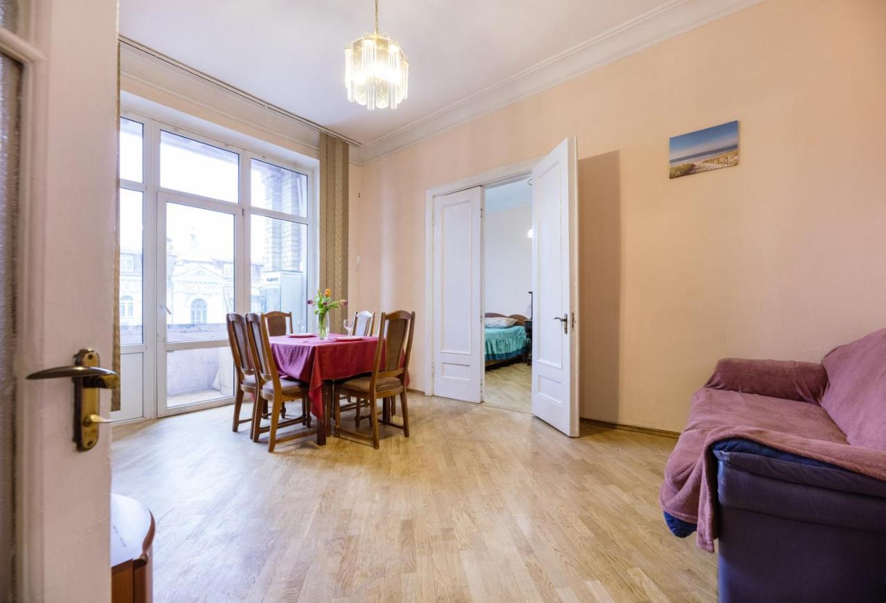 Apartment With Lovely View キエフ エクステリア 写真