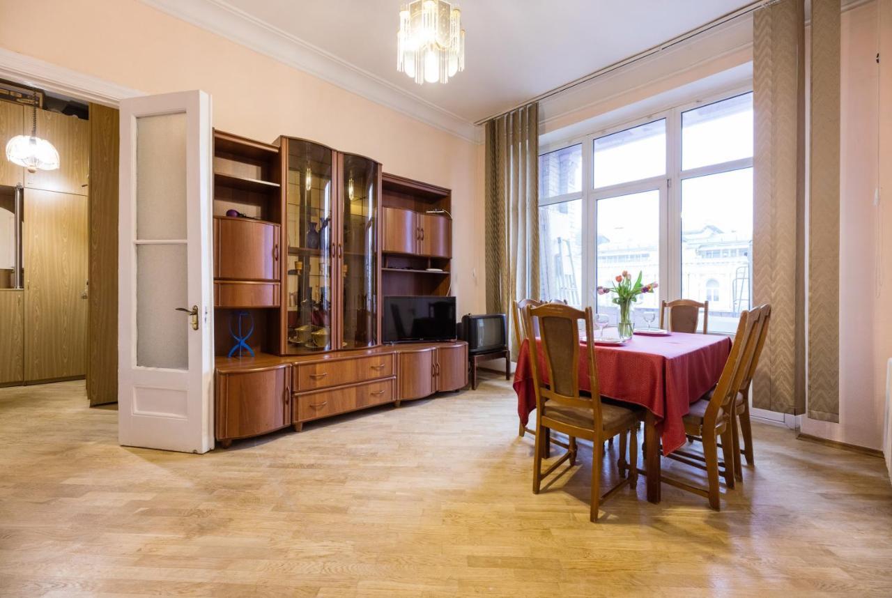 Apartment With Lovely View キエフ エクステリア 写真